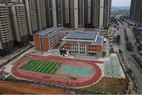 学校铸就美好精英未来"除了关注孩子的成绩大唐盛世更注重教育之于